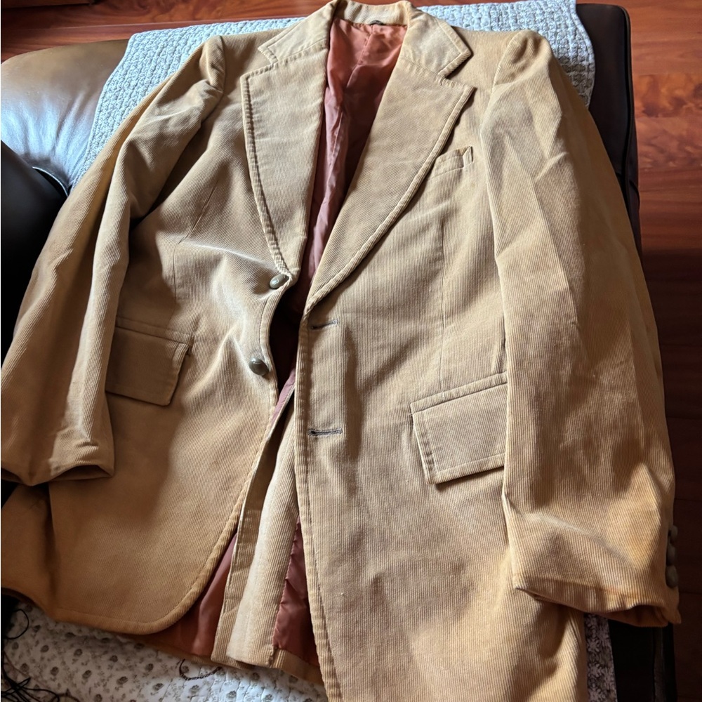 Urban Outfitters Men’s Corduroy Coat in Light Brown with Rust Lining
